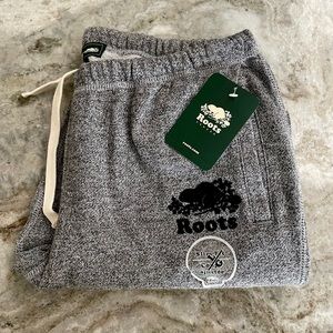 NWT, Roots “Slim Lodge Sweatpant” size Large, salt and pepper
